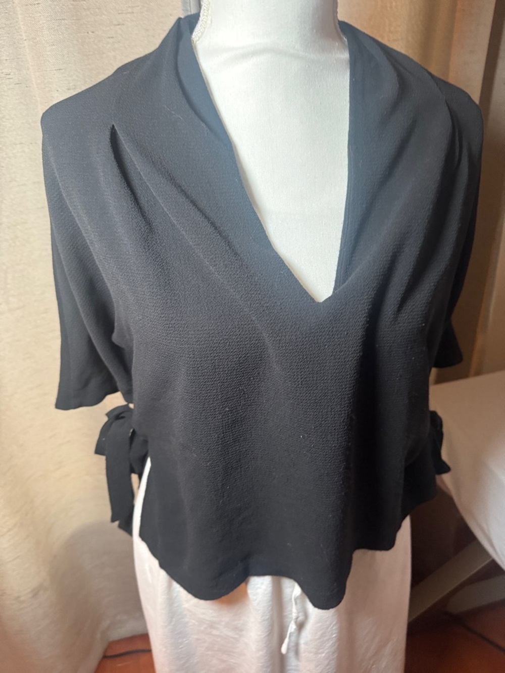 Women's TopShop Black V-Neck Short Sleeve Top with Cute Side Ties